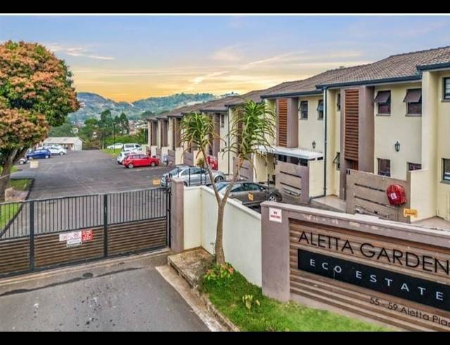 3 BEDROOM SECTIONAL TITLE FOR SALE IN ESCOMBE